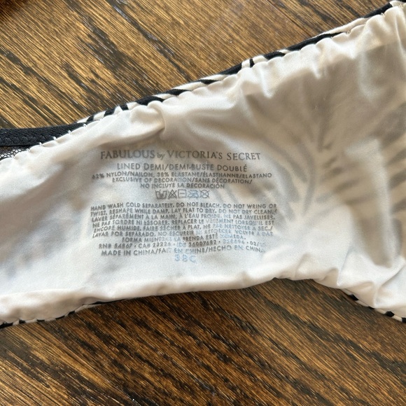 Victoria's Secret Monochrome Animal Print Bra - Picture 4 of 5